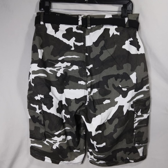 American Bazi Men Color Twill Bermuda Short - Picture 2 of 7